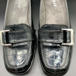Aerosoles Womens Black Patent Leather Buckle Wedge Heel Shoe Size 6